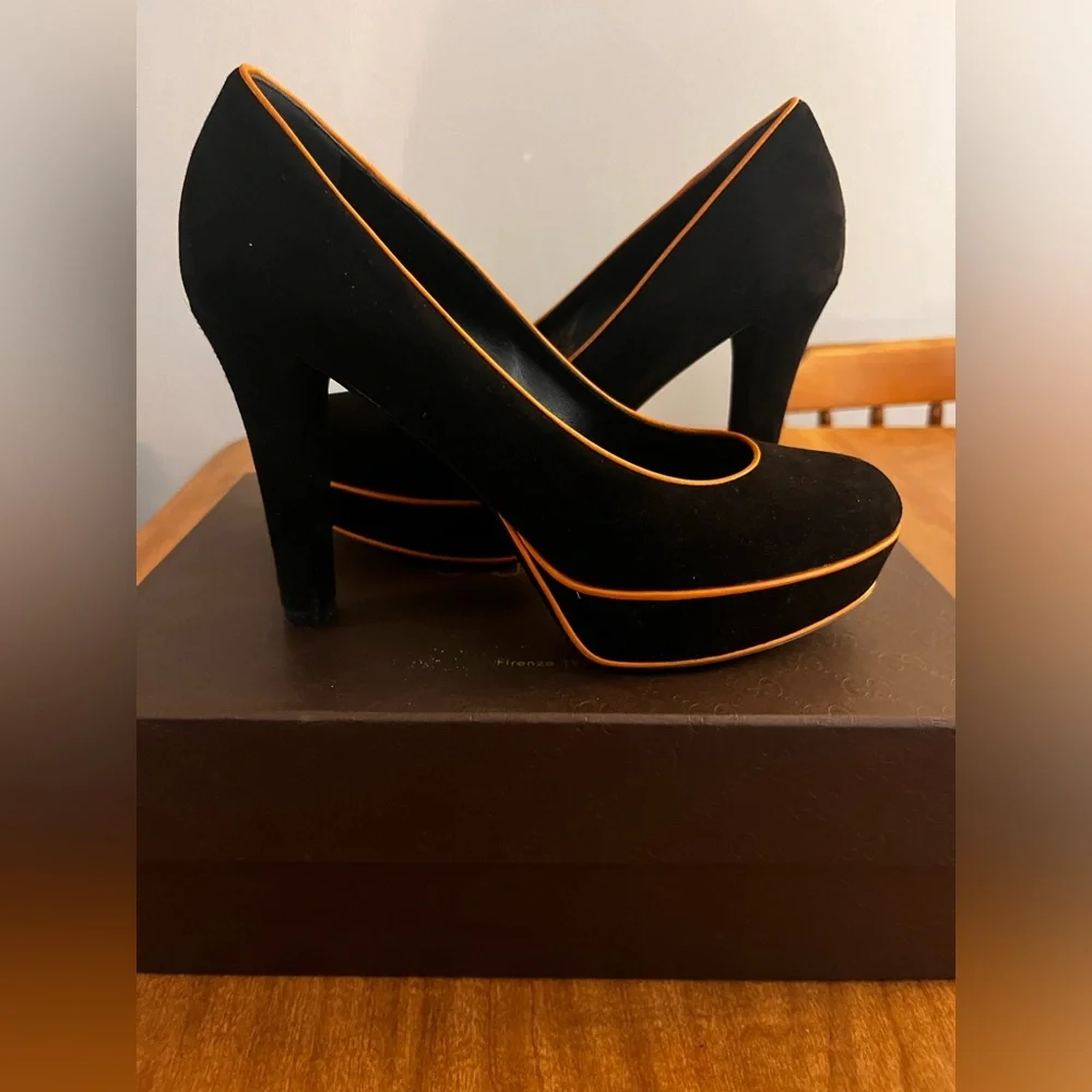 Authentic Black Gucci heels - Picture 1 of 6